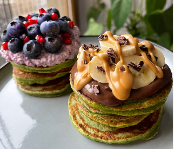 Berry Chia Pudding & Green Pancakes